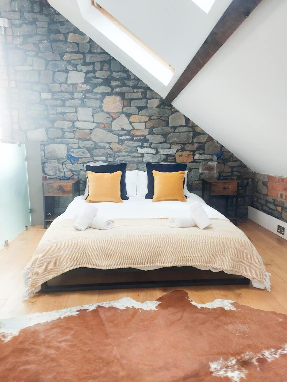 Converted Factory Loft Apartment بريستول المظهر الخارجي الصورة