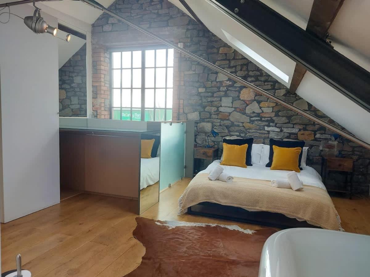 Converted Factory Loft Apartment بريستول المظهر الخارجي الصورة