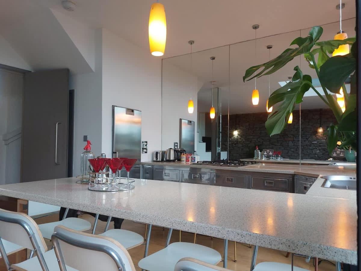 Converted Factory Loft Apartment بريستول المظهر الخارجي الصورة