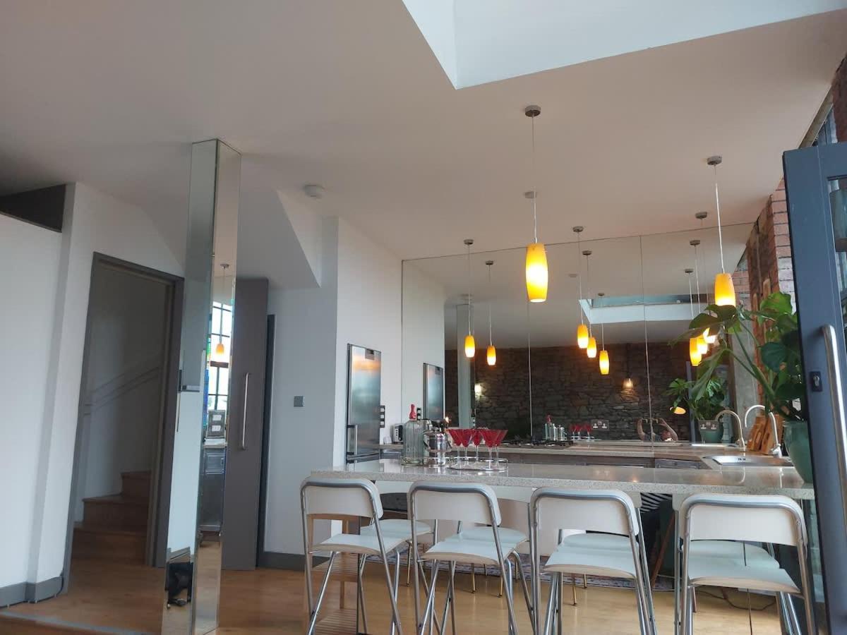 Converted Factory Loft Apartment بريستول المظهر الخارجي الصورة
